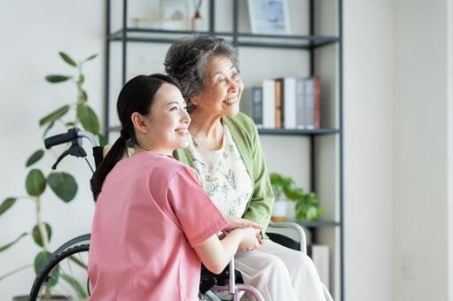 【デイサービス/正職員】日勤のみで入浴と食事介助の無いデイサービスです！