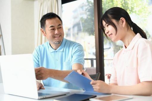 【グループホーム/正職員】調理業務無しで月給28万超えの隠れ優良求人です！